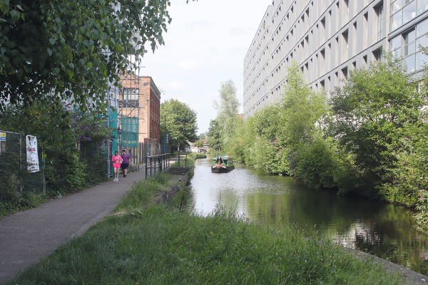 Cruise Guide: Ashton and Peak Forest canals