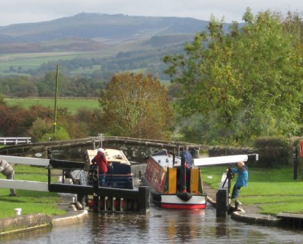 Boaters urged to save water on Pennine route