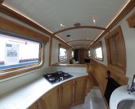 Take a 360 degree tour inside a 60ft cruiser from Jem Boats