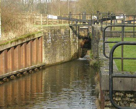 Huddersfield Narrow Canal to receive £400,000 of winter repairs