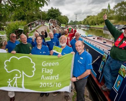 Green flag for Macclesfield Canal